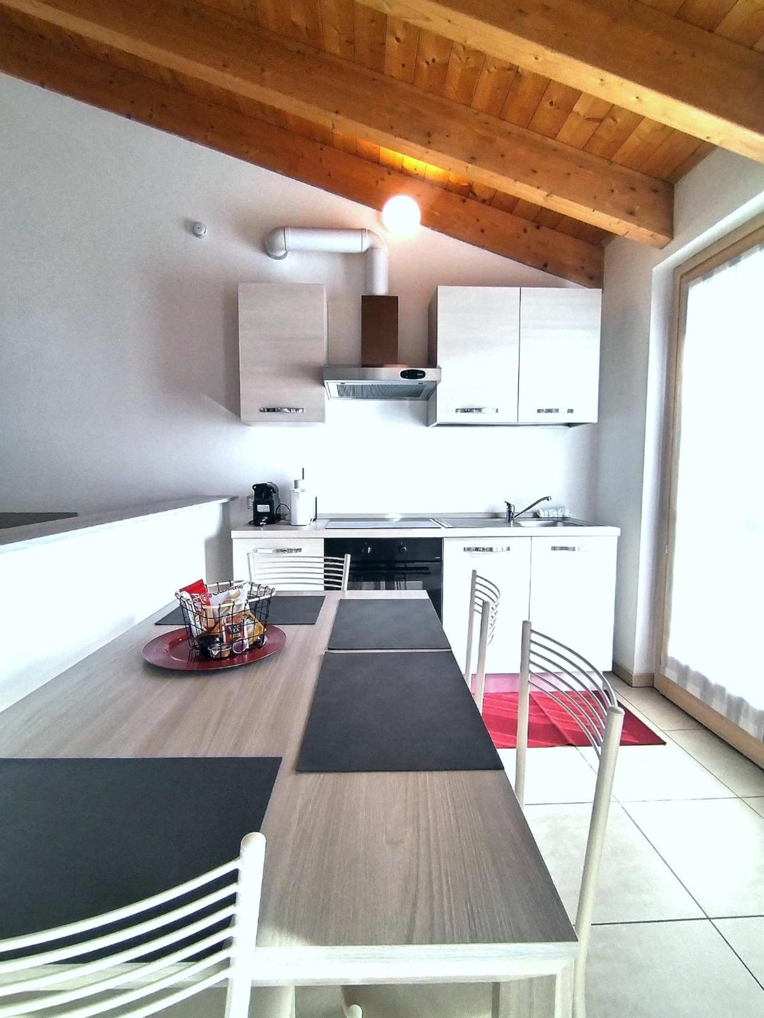 Travedona Loft By Lake Ixihome Exterior foto